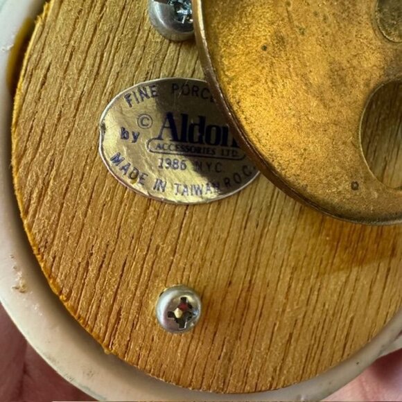 Vintage Aldon Clown Porcelain Music Box Figurine - Picture 5 of 5